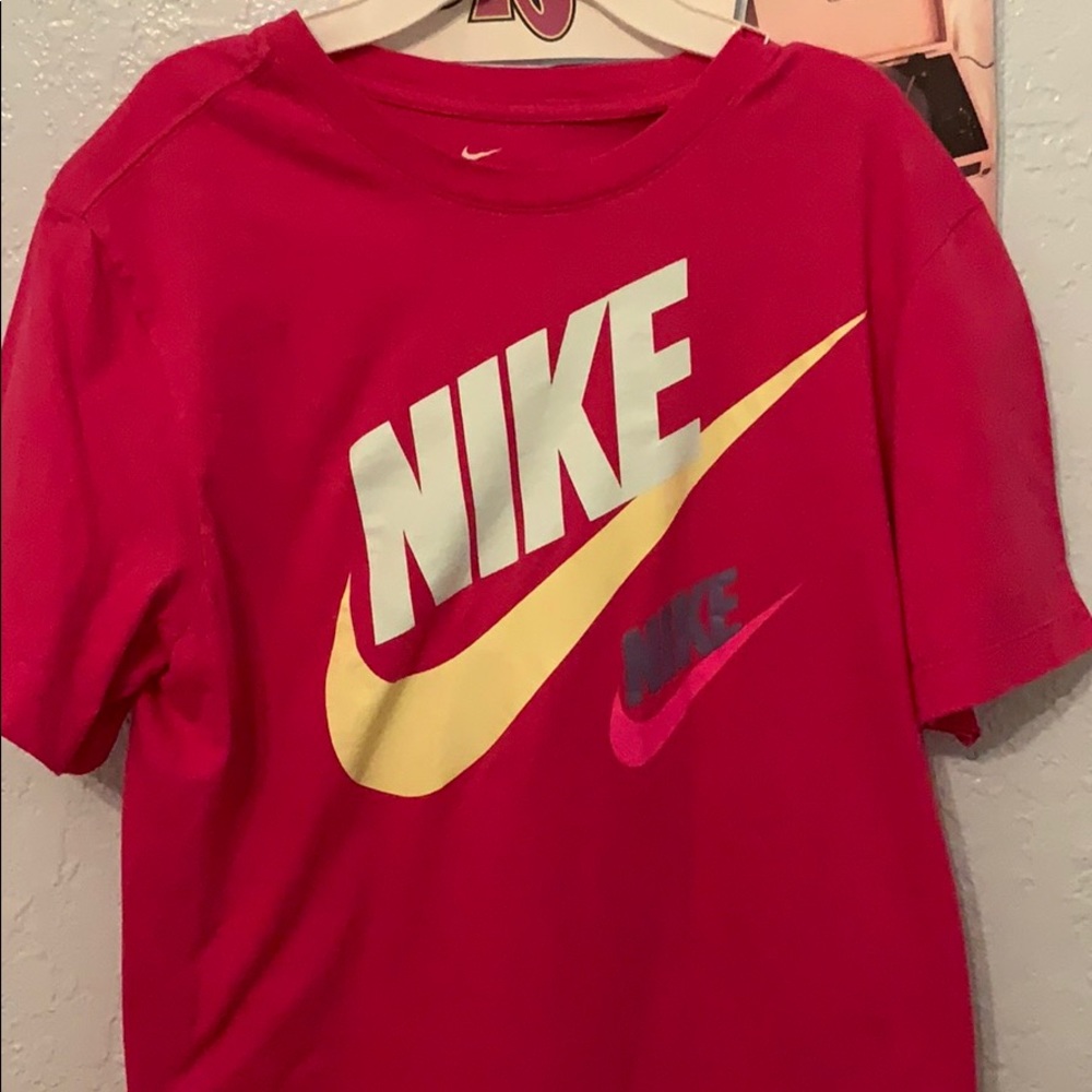 Nike pink tee